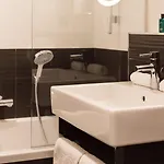 Xo Hotel 4*